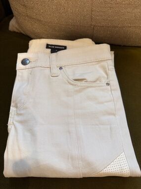 Club Monaco Women’s Light Cream Slim Jeans